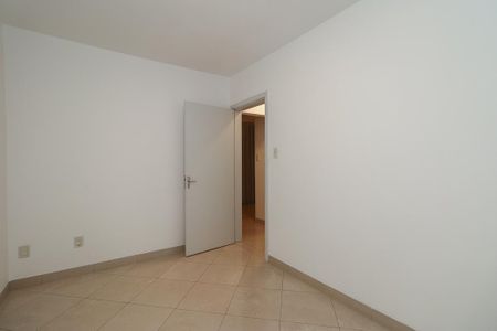 Quarto de apartamento para alugar com 2 quartos, 60m² em Jardim Itu Sabará, Porto Alegre