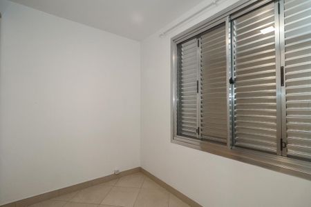 Quarto 2 de apartamento para alugar com 2 quartos, 60m² em Jardim Itu Sabará, Porto Alegre