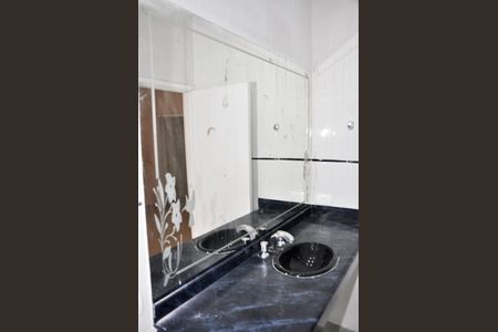 Casa para alugar com 221m², 3 quartos e 4 vagas Casa para alugar com 221m², 3 quartos e 4 vagasBanheiro Suíte