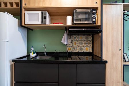 Cozinha de kitnet/studio para alugar com 1 quarto, 24m² em Consolação, São Paulo