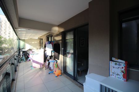 Apartamento à venda com 81m², 2 quartos e 1 vagaVaranda