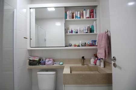 Apartamento à venda com 81m², 2 quartos e 1 vagaBanheiro da Suíte