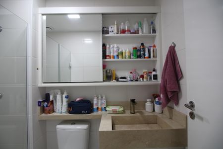 Apartamento à venda com 81m², 2 quartos e 1 vagaBanheiro Social