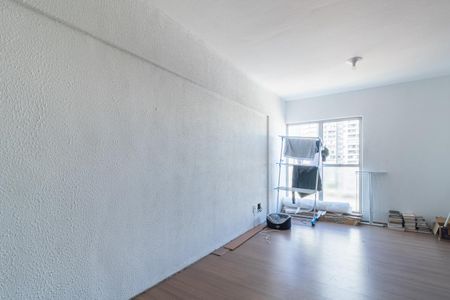 Apartamento à venda com 75m², 2 quartos e 2 vagasSala