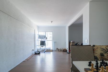 Apartamento à venda com 75m², 2 quartos e 2 vagasSala