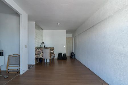 Apartamento à venda com 75m², 2 quartos e 2 vagasSala