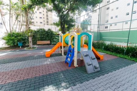 Apartamento à venda com 80m², 3 quartos e 2 vagasÁrea comum - Playground