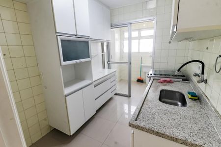 Apartamento à venda com 80m², 3 quartos e 2 vagasCozinha - Armários