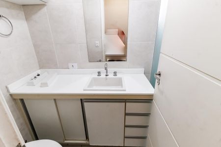 Apartamento à venda com 80m², 3 quartos e 2 vagasBanheiro social