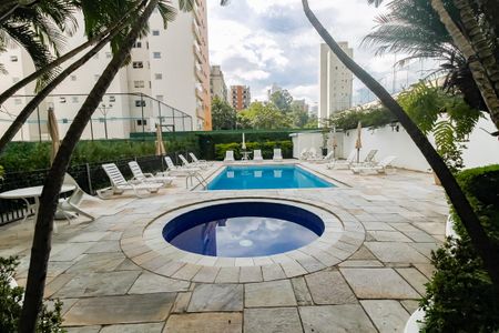Apartamento à venda com 80m², 3 quartos e 2 vagasÁrea comum - Piscina