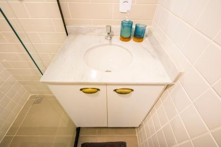 Apartamento à venda com 48m², 2 quartos e 1 vaga Apartamento à venda com 48m², 2 quartos e 1 vagaBanheiro