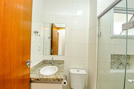 Banheiro social de apartamento para alugar com 1 quarto, 31m² em Vila Prudente, São Paulo