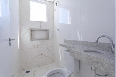 Apartamento à venda com 94m², 2 quartos e 2 vagasBanheiro social 