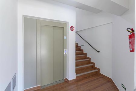 Apartamento à venda com 94m², 2 quartos e 2 vagasHall de entrada