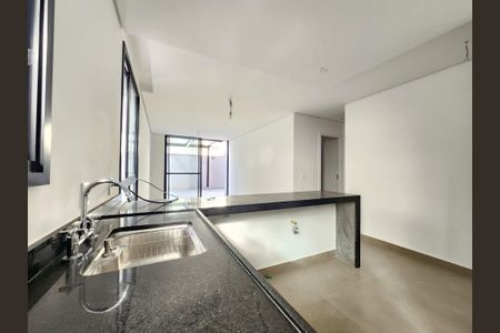 Apartamento à venda com 184m², 2 quartos e 2 vagasCozinha