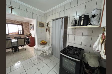 Casa à venda com 90m², 4 quartos e 5 vagas Casa à venda com 90m², 4 quartos e 5 vagasCozinha