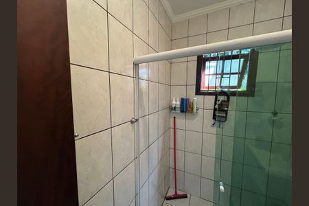 Casa à venda com 90m², 4 quartos e 5 vagas Casa à venda com 90m², 4 quartos e 5 vagasBanheiro 1