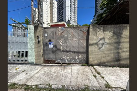 Casa à venda com 90m², 4 quartos e 5 vagas Casa à venda com 90m², 4 quartos e 5 vagasFachada