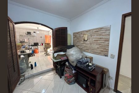 Casa à venda com 90m², 4 quartos e 5 vagas Casa à venda com 90m², 4 quartos e 5 vagasQuarto 2