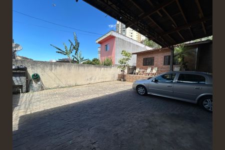 Casa à venda com 90m², 4 quartos e 5 vagas Casa à venda com 90m², 4 quartos e 5 vagasGaragem