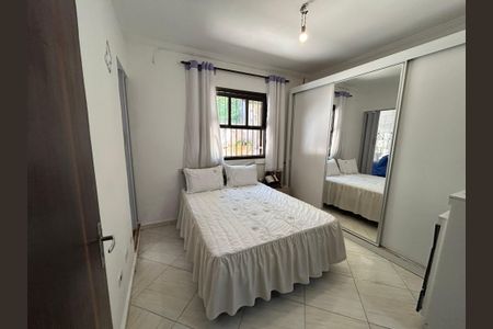 Casa à venda com 90m², 4 quartos e 5 vagas Casa à venda com 90m², 4 quartos e 5 vagasSuíte