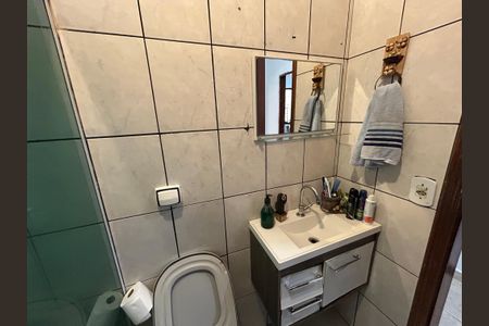 Casa à venda com 90m², 4 quartos e 5 vagas Casa à venda com 90m², 4 quartos e 5 vagasBanheiro 1