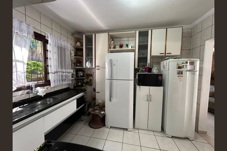 Casa à venda com 90m², 4 quartos e 5 vagas Casa à venda com 90m², 4 quartos e 5 vagasCozinha