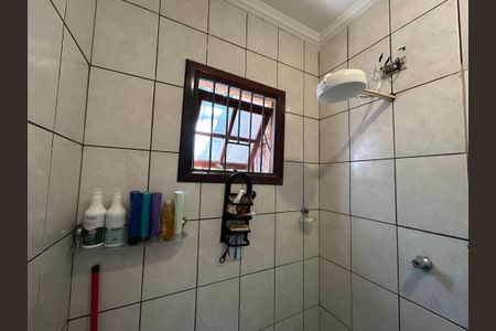 Casa à venda com 90m², 4 quartos e 5 vagas Casa à venda com 90m², 4 quartos e 5 vagasBanheiro 1