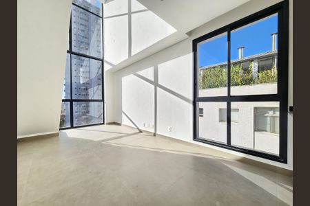 Apartamento à venda com 131m², 2 quartos e 3 vagasSala