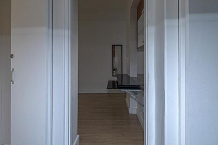 Apartamento à venda com 60m², 1 quarto e sem vagahall entre o banheiro social e o quarto_4