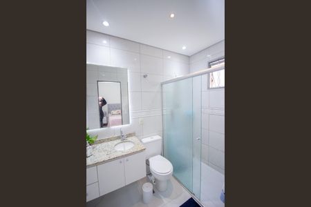 Casa à venda com 232m², 3 quartos e 2 vagasBanheiro da Suíte