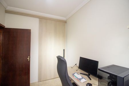 Casa à venda com 232m², 3 quartos e 2 vagasQuarto 2