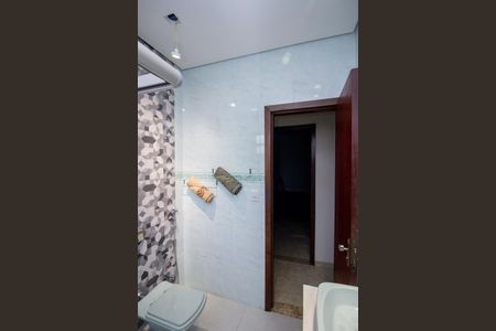 Casa à venda com 232m², 3 quartos e 2 vagasBanheiro Social