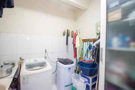 Casa à venda com 232m², 3 quartos e 2 vagasCozinha e Área de Serviço