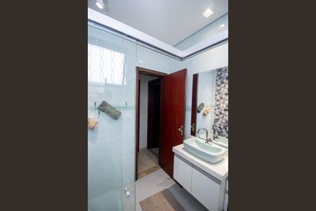 Casa à venda com 232m², 3 quartos e 2 vagasBanheiro Social