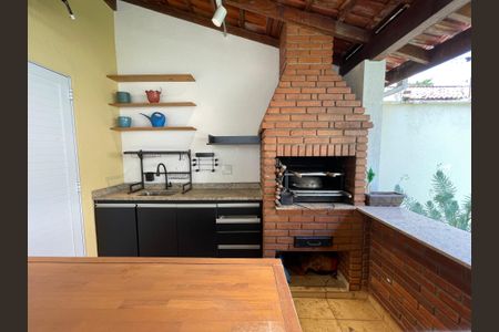 Apartamento à venda com 216m², 4 quartos e 3 vagasChurrasqueira - Quintal