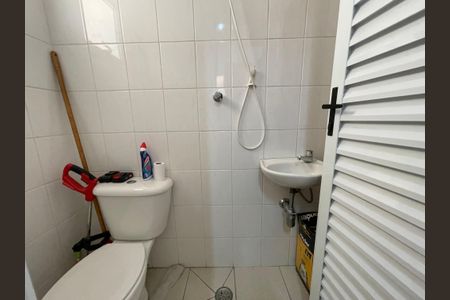 Apartamento à venda com 216m², 4 quartos e 3 vagasBanheiro de Serviço