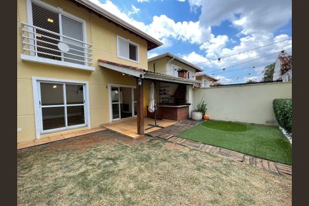 Apartamento à venda com 216m², 4 quartos e 3 vagasQuintal