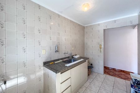 Cozinha de apartamento para alugar com 2 quartos, 73m² em Vila Vermelha, São Paulo