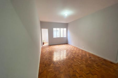 Apartamento à venda com 109m², 3 quartos e sem vaga Apartamento à venda com 109m², 3 quartos e sem vagaSala
