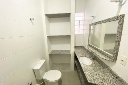 Apartamento à venda com 109m², 3 quartos e sem vaga Apartamento à venda com 109m², 3 quartos e sem vagaBanheiro Social