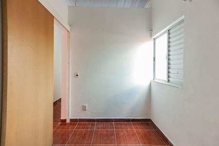 Quarto 2 de casa para alugar com 2 quartos, 30m² em Jardim Esmeralda, São Paulo