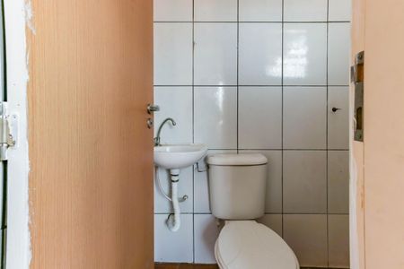 Banheiro de casa para alugar com 2 quartos, 30m² em Jardim Esmeralda, São Paulo