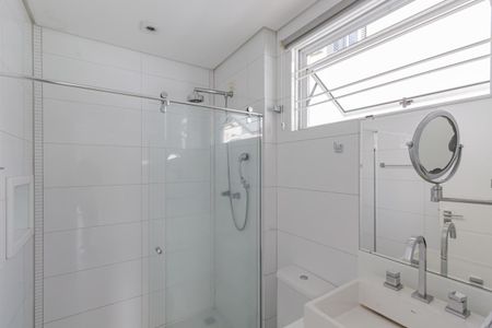 Casa para alugar com 180m², 3 quartos e 2 vagasBanheiro da Suíte