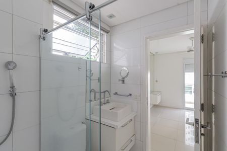 Casa para alugar com 180m², 3 quartos e 2 vagasBanheiro da Suíte