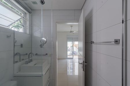 Casa para alugar com 180m², 3 quartos e 2 vagasBanheiro da Suíte
