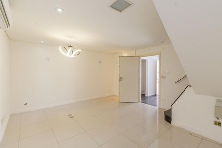 Casa para alugar com 180m², 3 quartos e 2 vagasSala