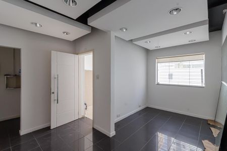 Casa para alugar com 180m², 3 quartos e 2 vagasCorredor