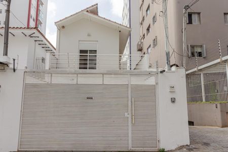 Casa para alugar com 180m², 3 quartos e 2 vagasFachada