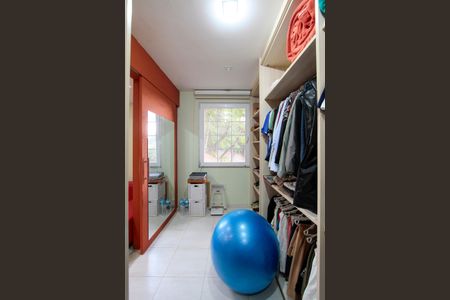 Casa de condomínio à venda com 1700m², 4 quartos e 3 vagasCloset Suíte 2